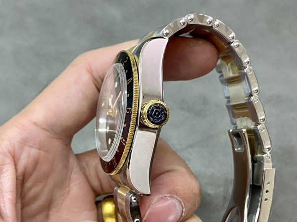ZF has added a new "Root Beer Bezel" watch to Tudor's GMT family. The overall color scheme is more composed, highlighting a retro style. (Watch model: M79833MN - 0001) - Image 6