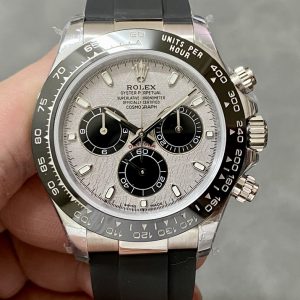 The Rolex Daytona produced by QF features a powerful 4130 movement and showcases its charm with 904 stainless steel and a 40mm diameter.