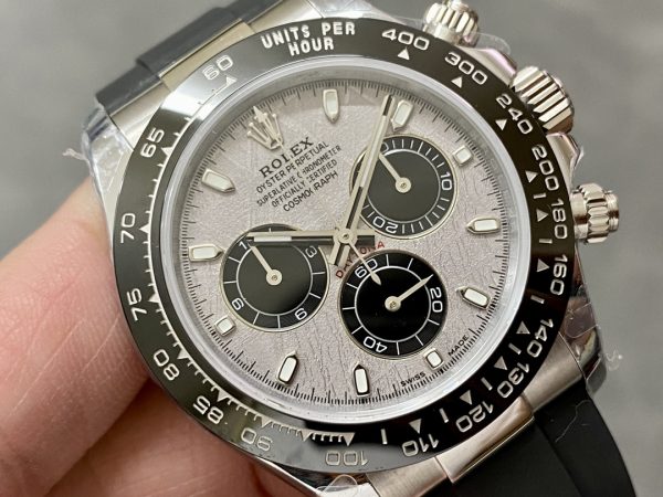 The Rolex Daytona produced by QF features a powerful 4130 movement and showcases its charm with 904 stainless steel and a 40mm diameter. - Image 2