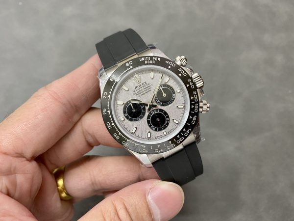 The Rolex Daytona produced by QF features a powerful 4130 movement and showcases its charm with 904 stainless steel and a 40mm diameter. - Image 4