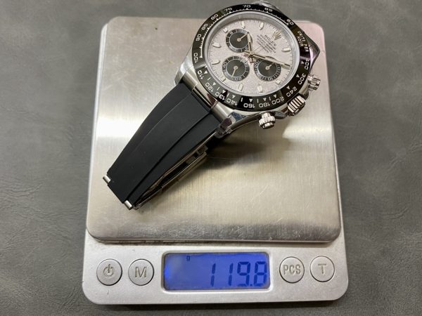 The Rolex Daytona produced by QF features a powerful 4130 movement and showcases its charm with 904 stainless steel and a 40mm diameter. - Image 9