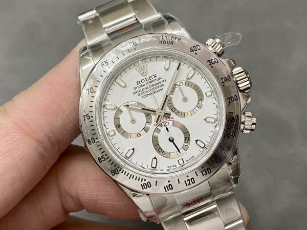 The Rolex Daytona produced by QF features a powerful 4130 movement and showcases its charm with 904 stainless steel and a 40mm diameter. - Image 3