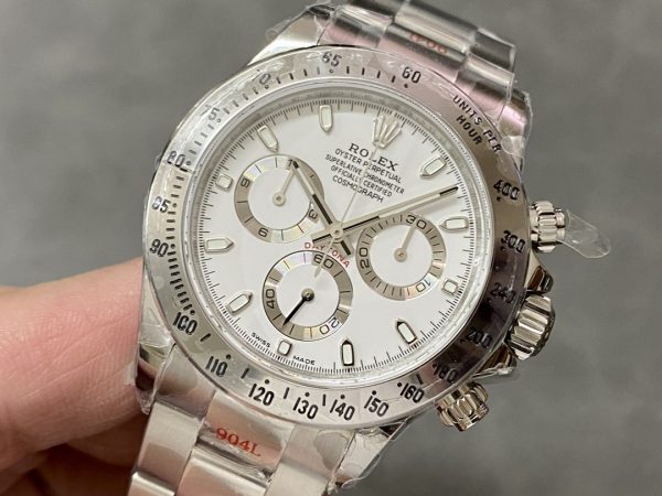 The Rolex Daytona produced by QF features a powerful 4130 movement and showcases its charm with 904 stainless steel and a 40mm diameter. - Image 2
